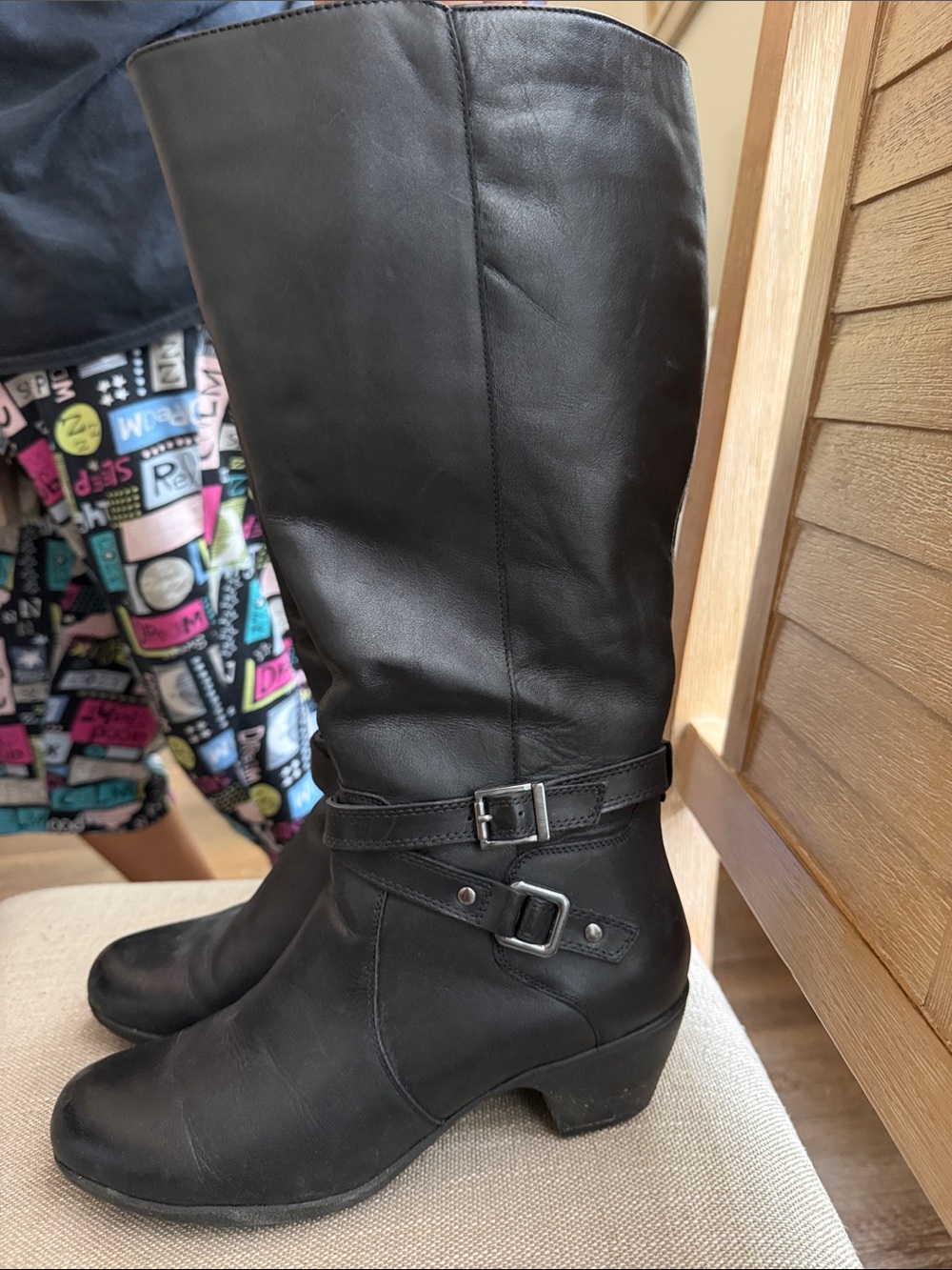 Classic Black Knee-High Women’s Boots with Buckle Detail